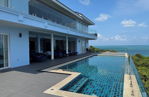 Choeng Mon Villa | LuxuryMulti Family Villa, Fantastic Seaviews, 6 Bedrooms, Pool, Cinema & Spa