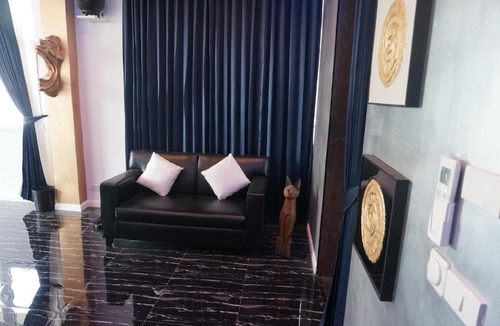Thung Maha Mek House | Maderla