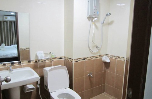 Pho Sadet Hotel | Maharaj Grand