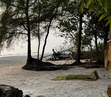 Mai Rut Cabin | Mai Rut Beach Eco Resort and Camping
