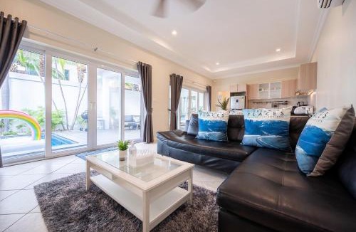 Pratumnak Hill Villa | Majestic Residence Pool Villas 2 Bedrooms Private Beach
