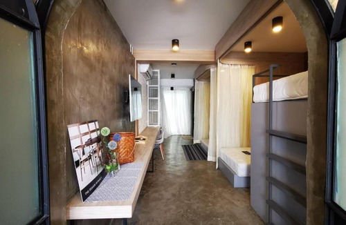 Khlong Ton Sai Apartment | Many Days Hostel Bangkok