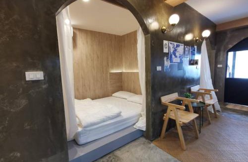 Khlong Ton Sai Apartment | Many Days Hostel Bangkok