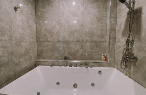 Kamphaeng Phet House | Maze Pool Villa Resort