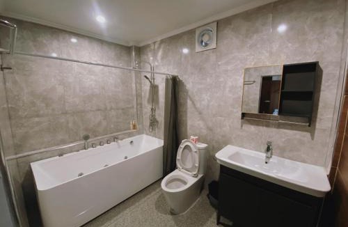 Kamphaeng Phet House | Maze Pool Villa Resort