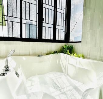Phra Khanong Hostel | Meriton101