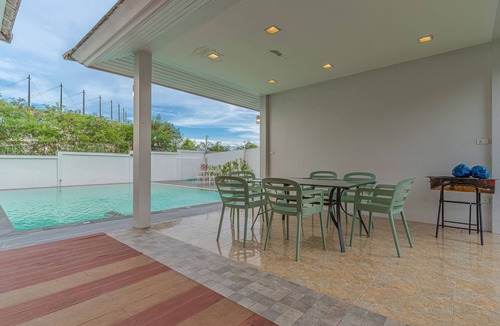 Central Pattaya Villa | Mew pool villa pattaya. 10-15mins to beach and walking street.