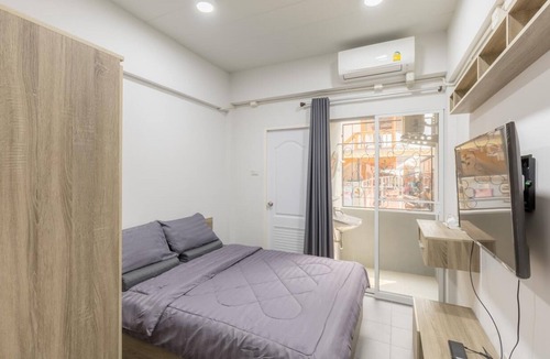 Bang Chan Hotel | MiddleWay House