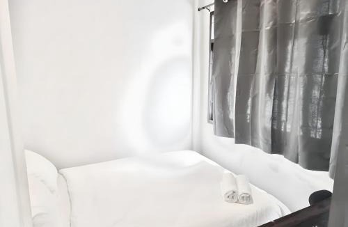 Wat Bowon Niwet Hostel | Mitr Inn Khaosan Road - มิตรอินน์ ถนน ข้าวสาร