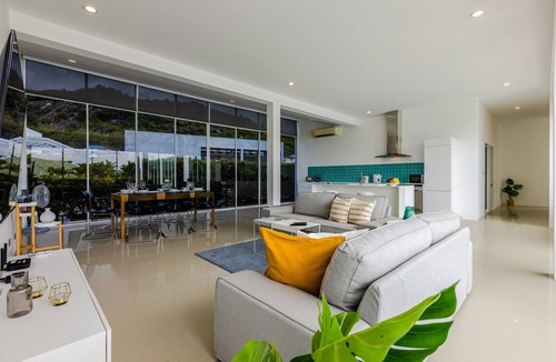 Khao Tao Villa | Modern 4 Bedroom Pool Villa PMK-A6