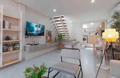 Hai Ya House | Modern & Cozy Townhome 2BR w/Spacious living area -5min to Walking St market