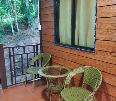 Phanom House | Modern Tor Tao camp