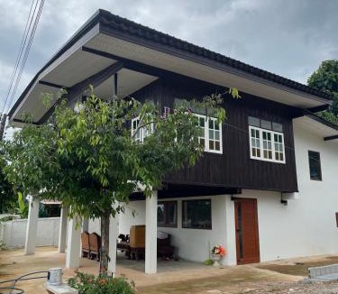 Mae Lao House | Moo Haus