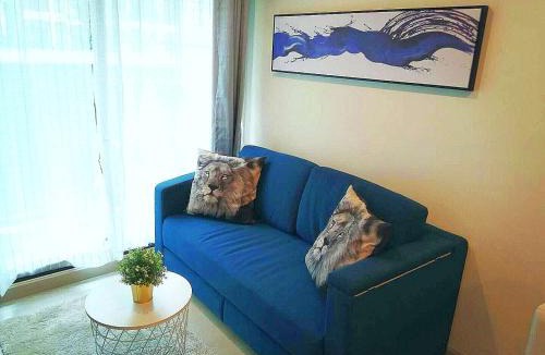 Khlong Toei Apartment | Moonlight Goddess