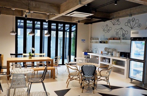 Chana Songkhram House | Motel ∙ 8 guests