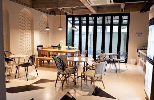 Chana Songkhram House | Motel ∙ 8 guests