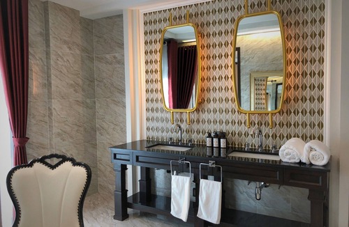Hai Ya Hotel | Nanta Glam CM Hotel & Residences