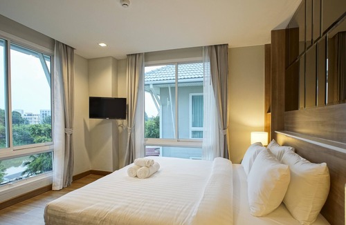 Chang Khlan Hotel | Nantra Chiangmai Riverfront Hotel