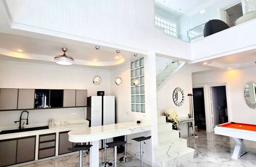 South Pattaya Villa | NEBULAND Luxury Pool Villa Pattaya Walking Street 7 Bedrooms