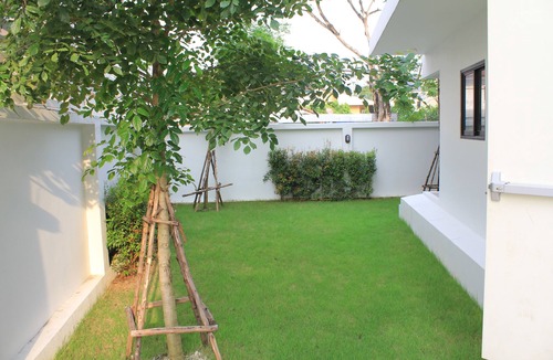 Suan Luang Apartment | New and Modern Studio 24-1