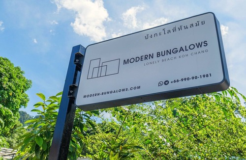 Ko Chang House | New bungalow with WiFi, AC and huge balcony in welcoming Koh Chang