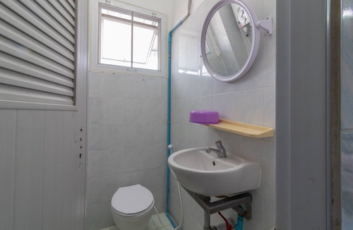 Wat Bowon Niwet House | New Central Guesthouse