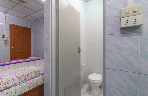 Wat Bowon Niwet House | New Central Guesthouse