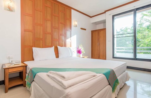 Chana Songkhram Hotel | New Siam II