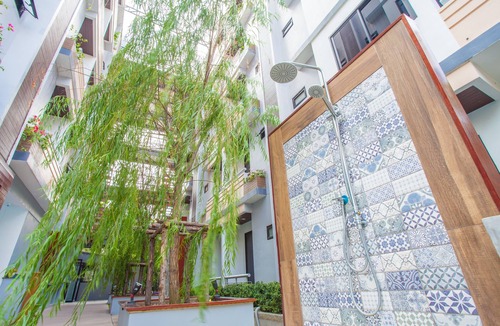 Chana Songkhram Hotel | New Siam Palace Ville