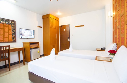 Chana Songkhram Hotel | New Siam Palace Ville