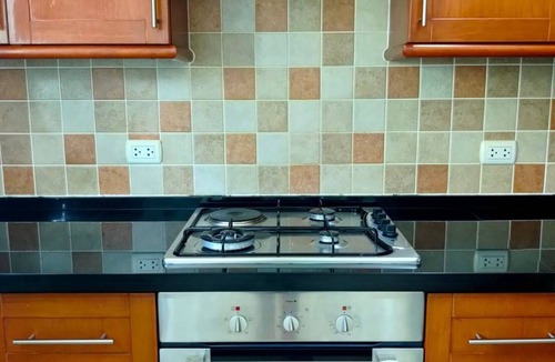 Huai Yai House | New villa swimming pool/6 bedrooms/free WiFi/parking space/pool table/Netflix