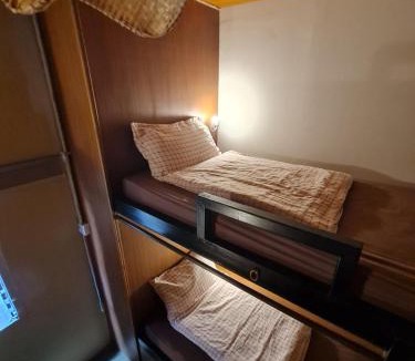 Wat Bowon Niwet Hostel | Non House Bangkok บ้านนอนโฮสเทล