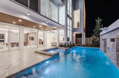 Nonthaburi Villa | Nordic Villa 5BR Pool, Jacuzzi, Rooftop and More