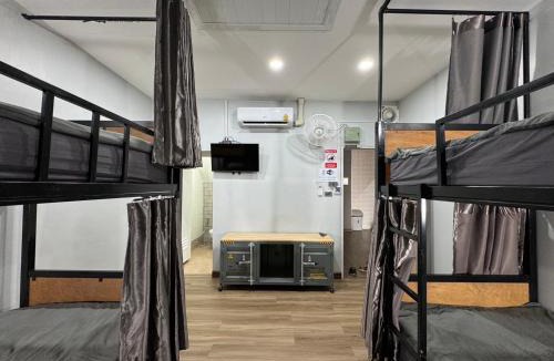 K. Wang Sombun Hostel | norndee hostel