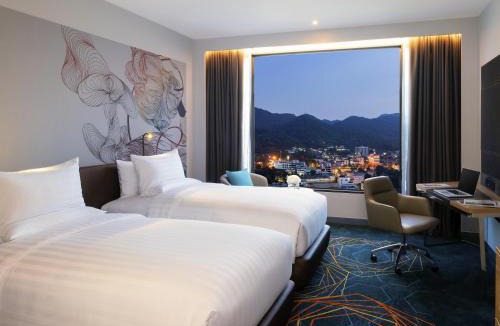Tha Thaewawong Hotel | Novotel Marina Sriracha