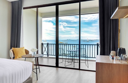 Tha Thaewawong Hotel | Novotel Marina Sriracha