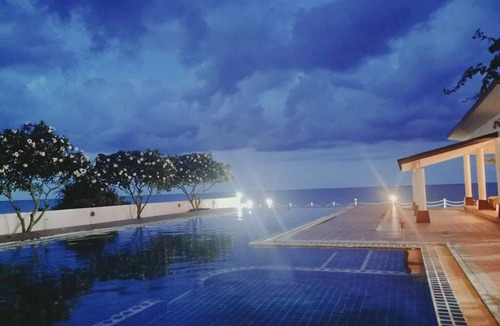 Khanom Condo | Ocean Front, Large Top Floor Condo - 1 bedroom