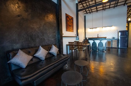 Ko Lanta Old Town House | Ocean front villa with Private infinity pool & AC