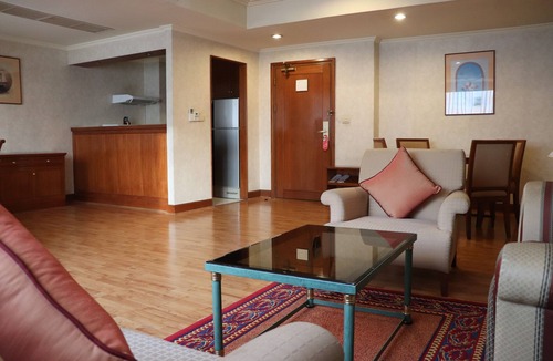 Bangkok Central Business District Apartment | One Bedroom Grand Suite Apartment in the city center (G34)