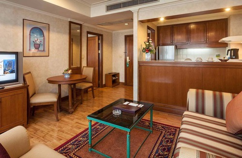 Bangkok Central Business District Apartment | One Bedroom Suite in heart of the city (A45)