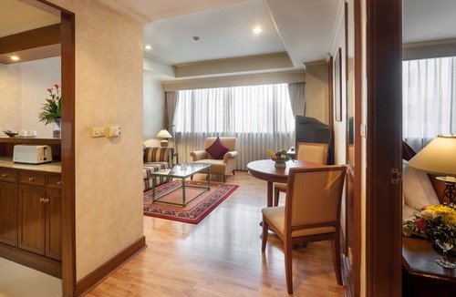 Bangkok Central Business District Apartment | One Bedroom Suite in heart of the city (A96)