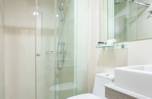 Racha Thewa Hotel | Oriole Residence