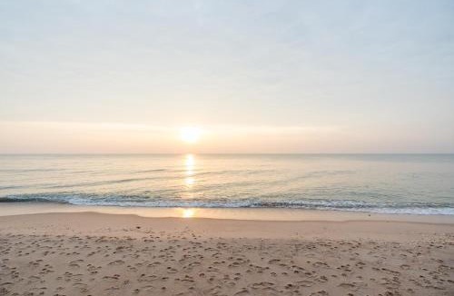 Cha-am Villa | Pailay Beachfront Villa Cha-Am