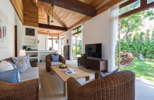 Bophut Villa | PAPAYA GARDEN VILLA, 3BR, 2BA, up to 8 Guests, 5' drive from Chaweng Beach