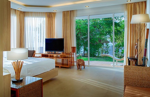 Bang Lamung Apartment | Paradise Ocean View Beach Front Condominium In Pattaya