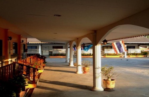 Buriram Province Hotel | Paradise Resort Buriram