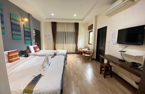 Nong Khai Hotel | Park & Pool Resort