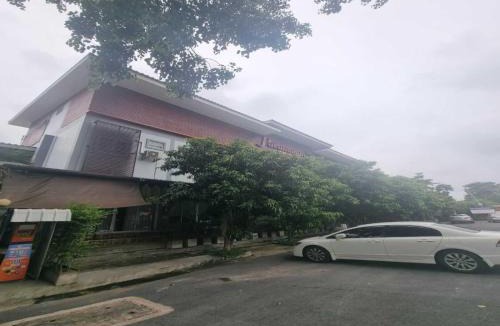Wiset Chai Chan Hotel | Patamanan Residence Ang Thong