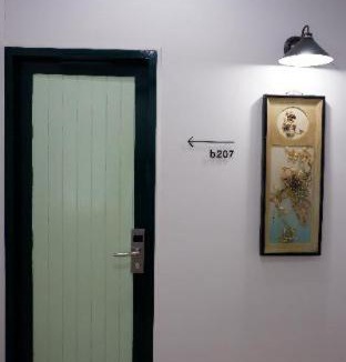Pom Prap Sattru Phai Hostel | Peace Factory Hostel