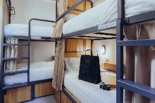 Pom Prap Sattru Phai Hostel | Peace Factory Hostel